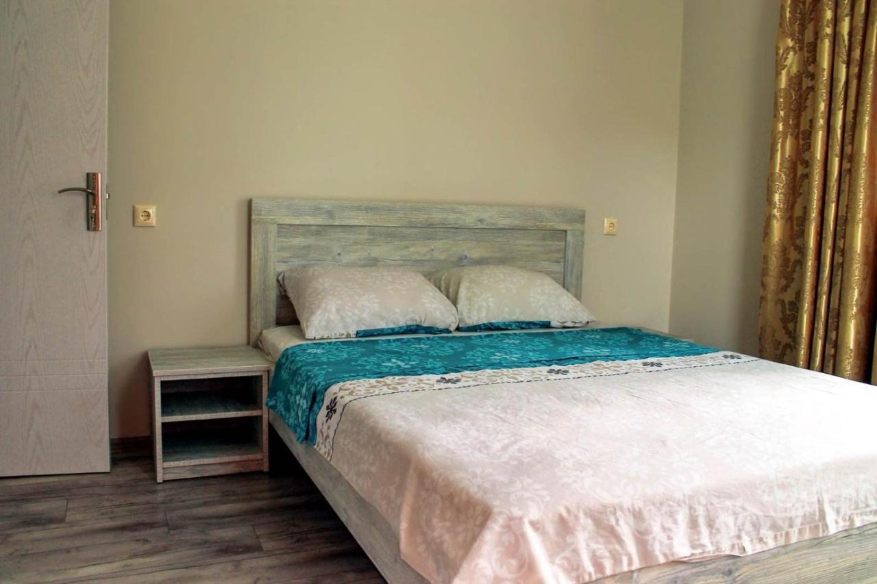 Tete Guest House Батуми Экстерьер фото